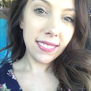 Meet your Posher, Caroline